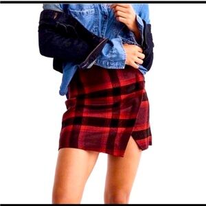 Abercrombie & Fitch Red And Black‎ Plaid Wool Blend Mini Skirt Size 2